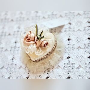Heart-shaped lace rose keepsake box